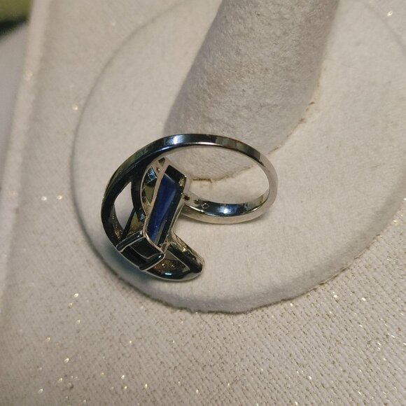 Ring Size 9 Art Deco Blue Rectangular Gemstone Clear Crystal Accents Silver Tone - Picture 7 of 13